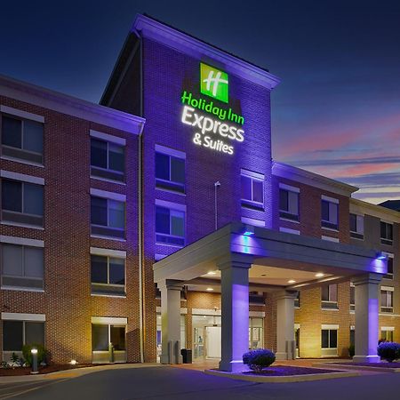 Holiday Inn Express & Suites Milwaukee Nw - Park Place By Ihg מראה חיצוני תמונה