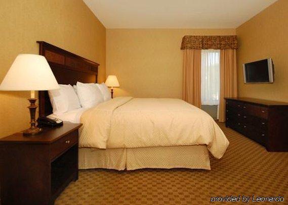 Holiday Inn Express & Suites Milwaukee Nw - Park Place By Ihg חדר תמונה