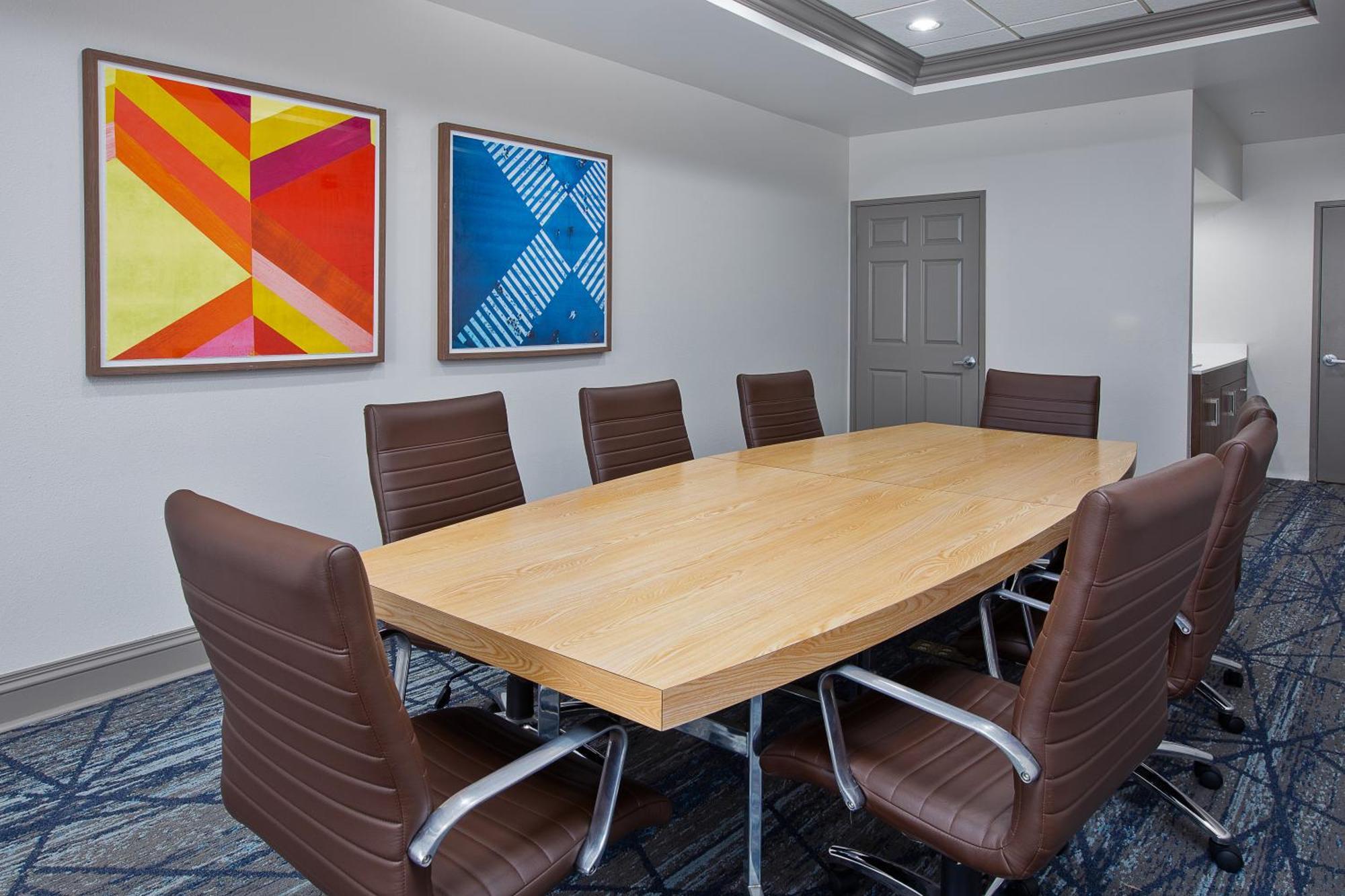 Holiday Inn Express & Suites Milwaukee Nw - Park Place By Ihg מראה חיצוני תמונה