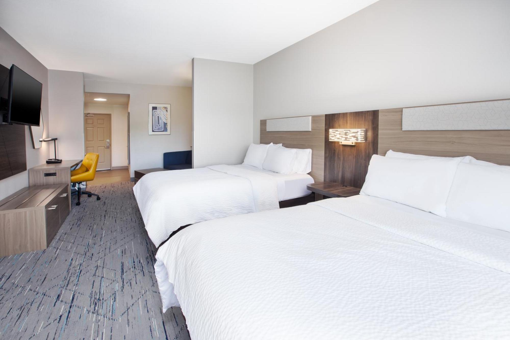Holiday Inn Express & Suites Milwaukee Nw - Park Place By Ihg מראה חיצוני תמונה