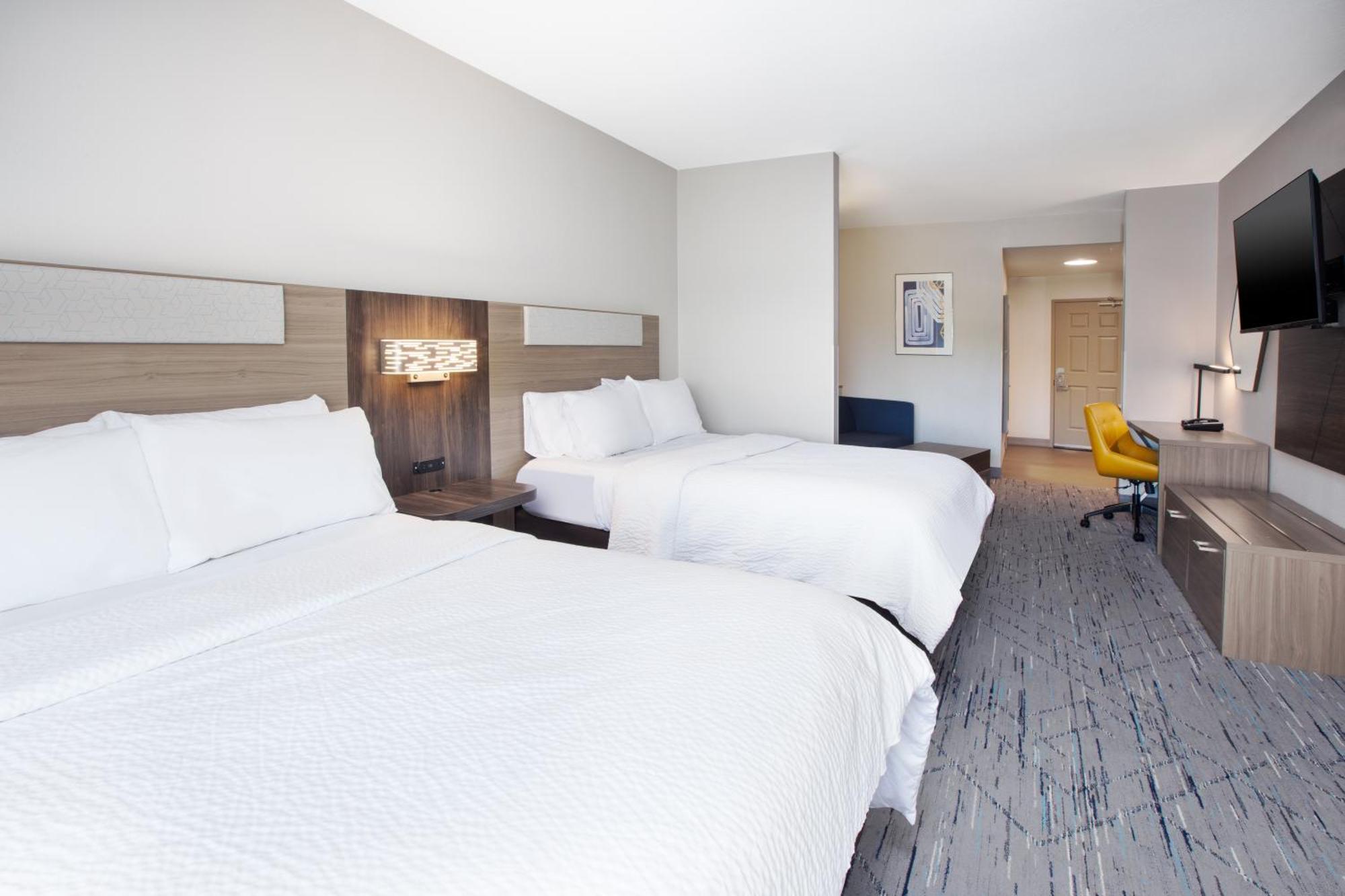 Holiday Inn Express & Suites Milwaukee Nw - Park Place By Ihg מראה חיצוני תמונה